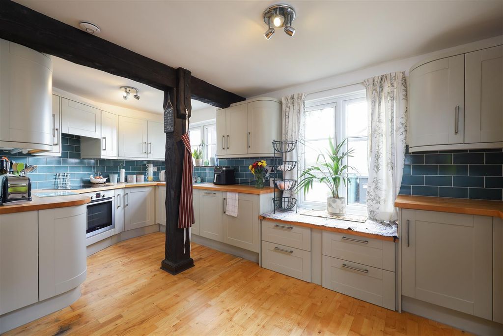 Additional image 4 of 4 bed detached house for saleWellow, Isle Of Wight PO41