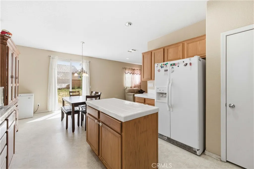 Additional image 40 of 2822 Emerald Ln, Lancaster, CA 93535