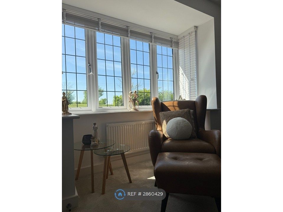 Additional image 2 of 4 bed detached house to rentYardley Way, Bishops Tachbrook, Leamington Spa CV33