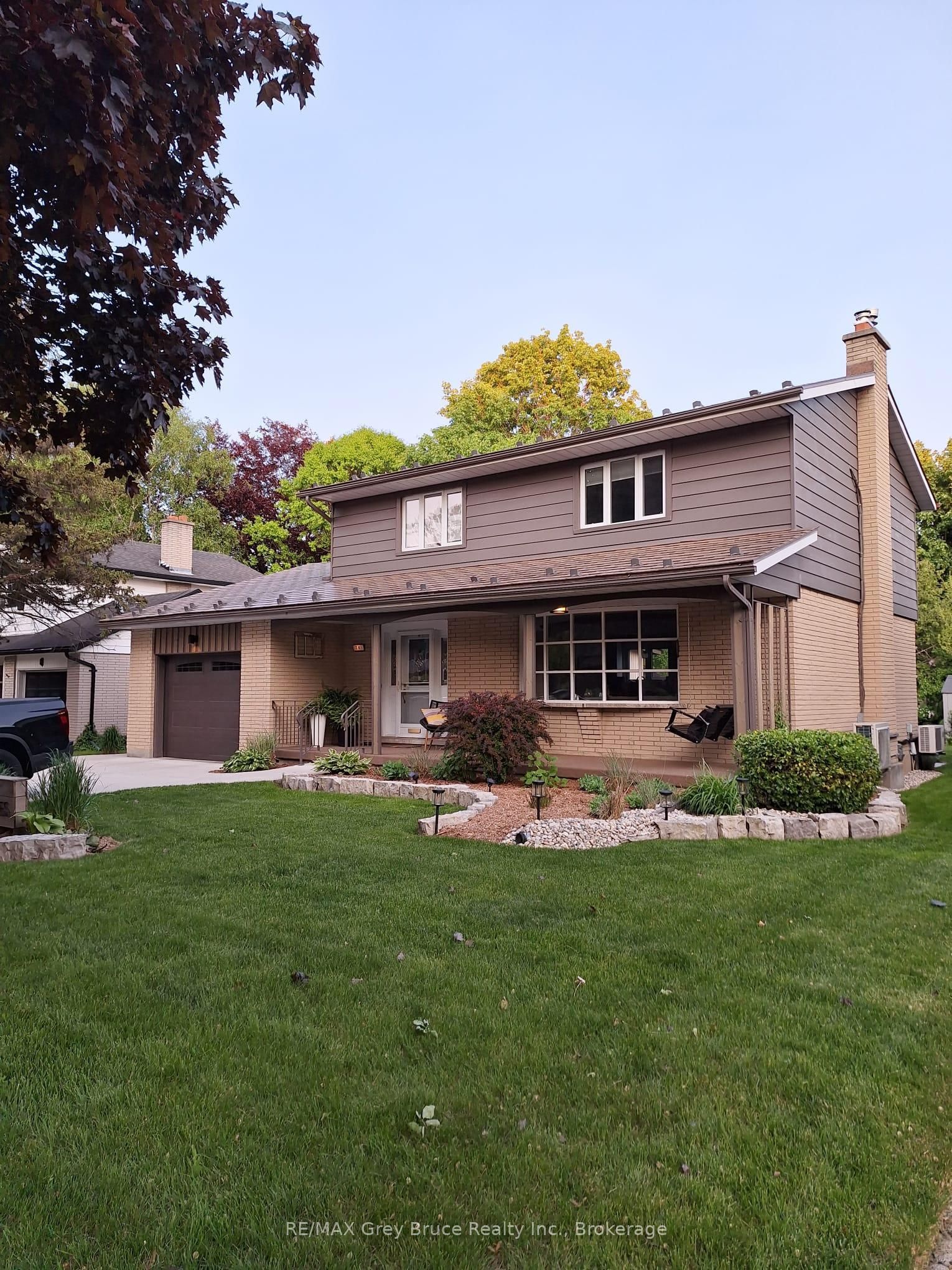 74 Inwood Crescent, Kitchener, ON, N2M 2M1 photo 2