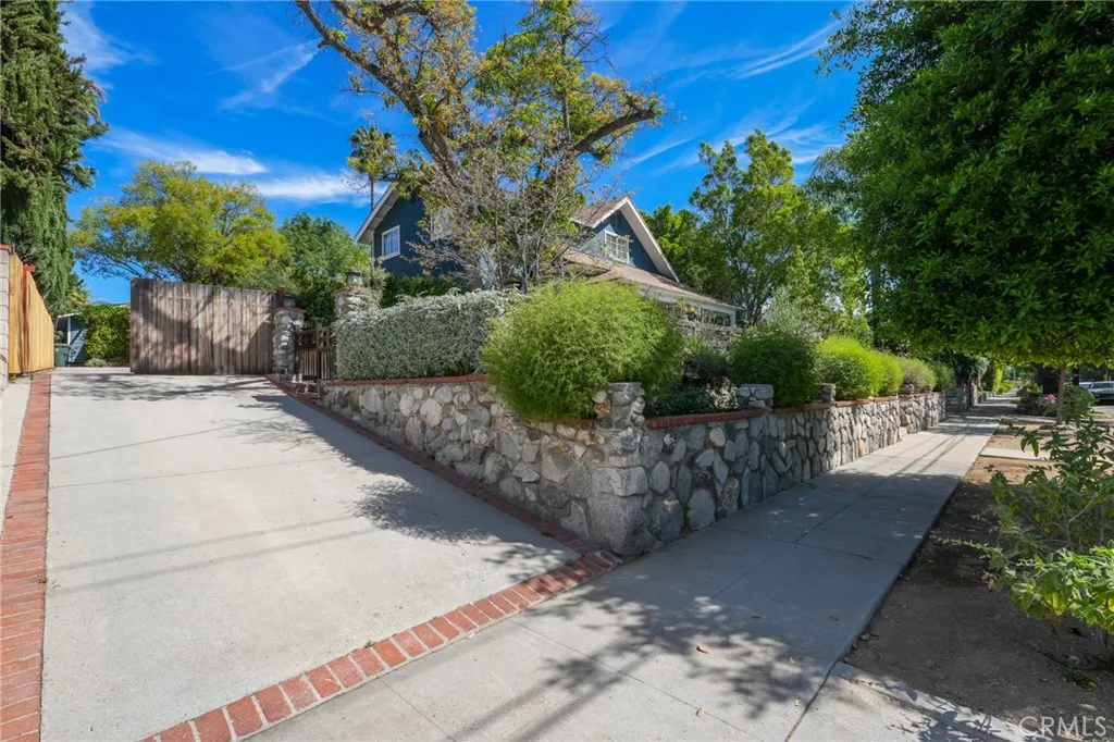 Additional image 6 of 371 E Claremont St, Pasadena, CA 91104