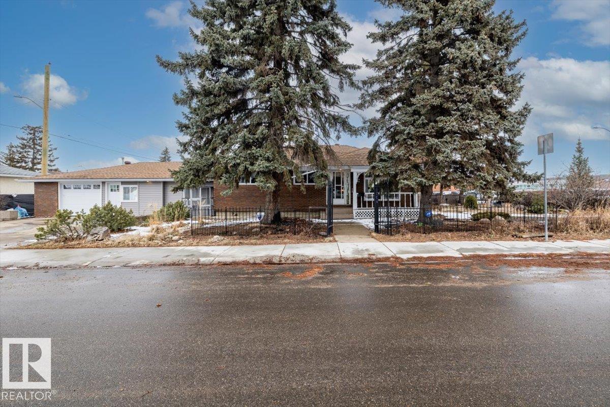 9304 128a Avenue NW, Edmonton, AB, T5E0J9