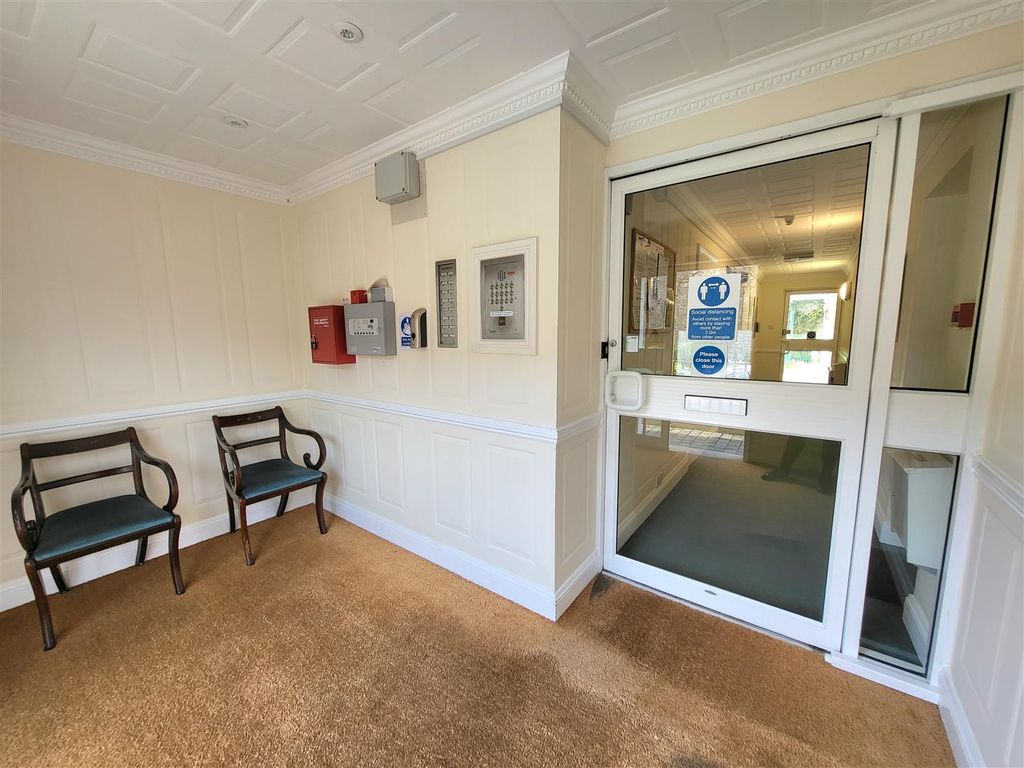 Additional image 16 of 2 bed flat for saleWimbledon Court, Tenby SA70