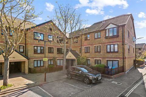 Riverside Close, London E5