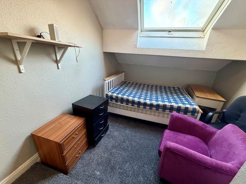 Norman Road, Manchester M14, Room to rent