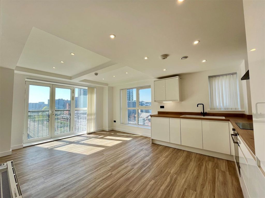 2 bed flat to rentThe Bayley, New Bailey Street, Salford M3