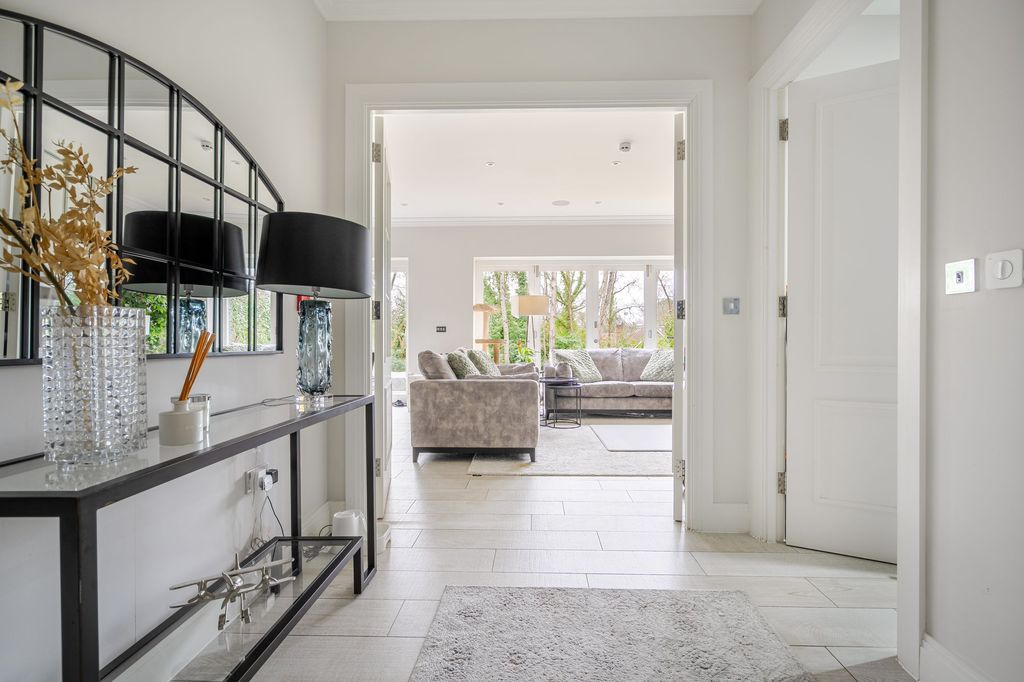 Additional image 8 of 5 bed detached house to rentSunningdale Heights, Sunningdale SL5