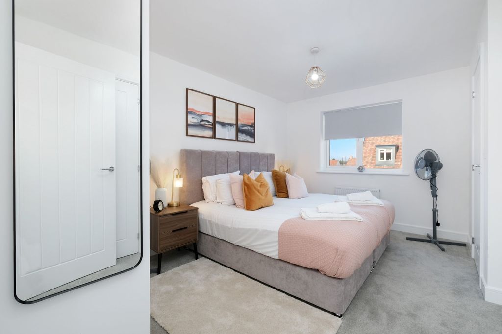 Additional image 25 of 5 bed semi-detached house to rentKempster Way, Weston Turville, Aylesbury HP22