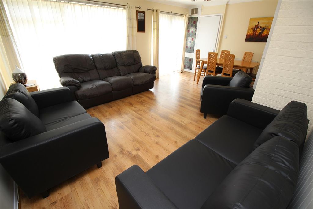 4 bed end terrace house to rentSomner Close, Canterbury, Kent CT2