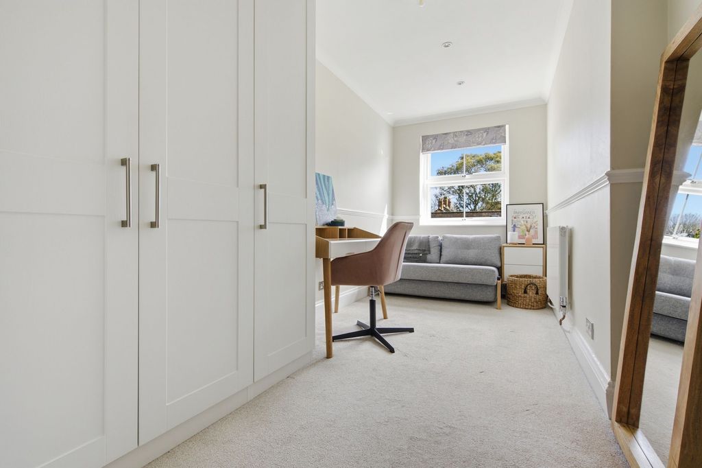 Additional image 7 of 3 bed semi-detached house to rentNew Road, Ascot SL5