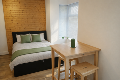 Biddestone Road, London N7, Studio to rent