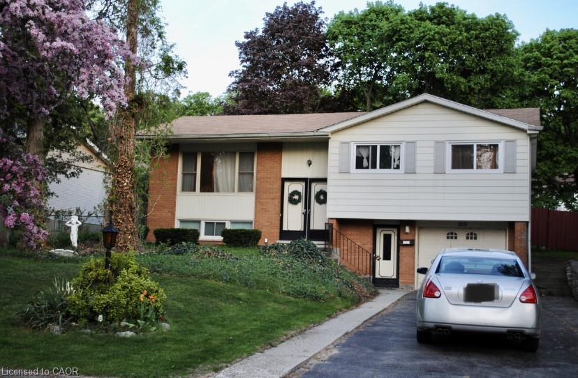 109 Moccasin Drive, Waterloo, ON, N2L 4C2