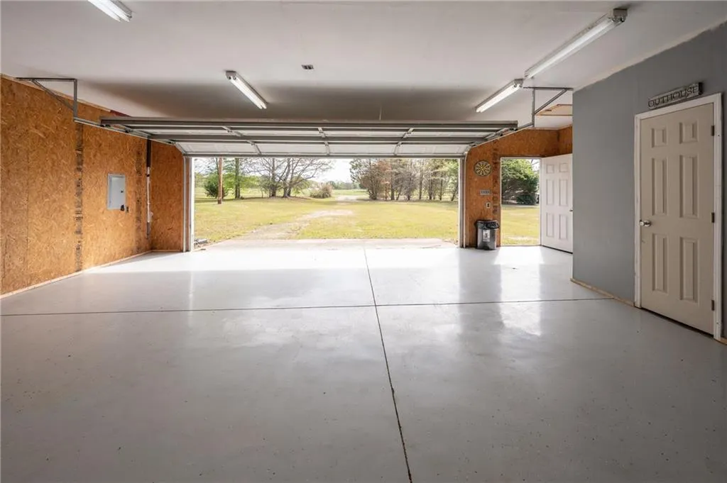 1399 Lee Road 401, Opelika, AL 36804