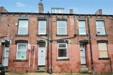 Upper Woodview Place, Leeds, West Yorkshire LS11