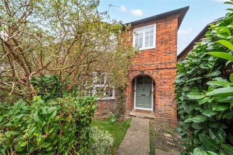 Cascade Avenue, London N10