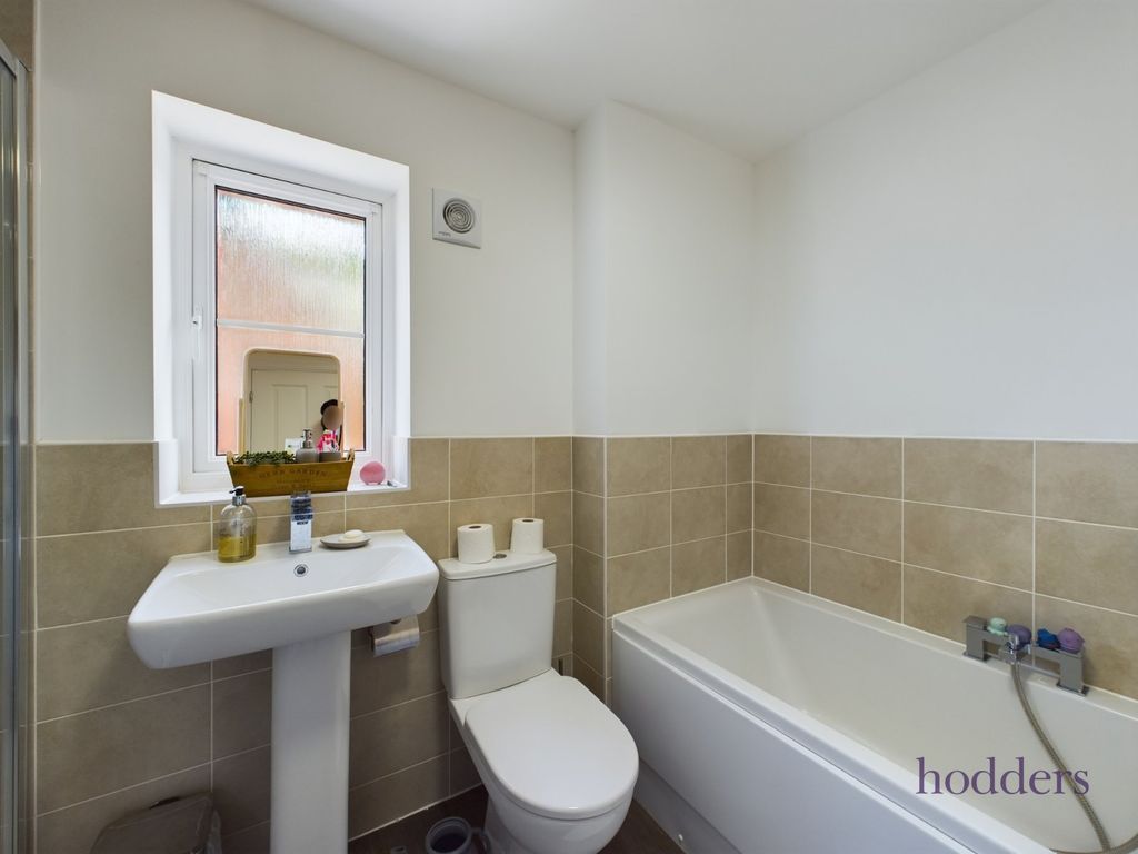 Additional image 18 of 5 bed detached house to rentBlackbess Lane, Chertsey, Surrey KT16