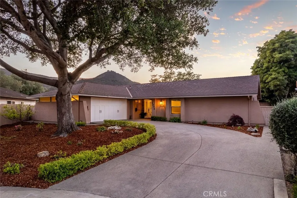1736 Royal Court, San Luis Obispo, CA 93405 photo 2