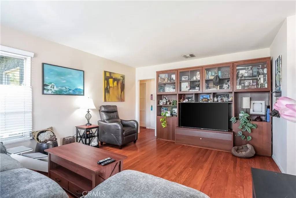 Additional image 13 of 17504 Hamlin St, Van Nuys, CA 91406