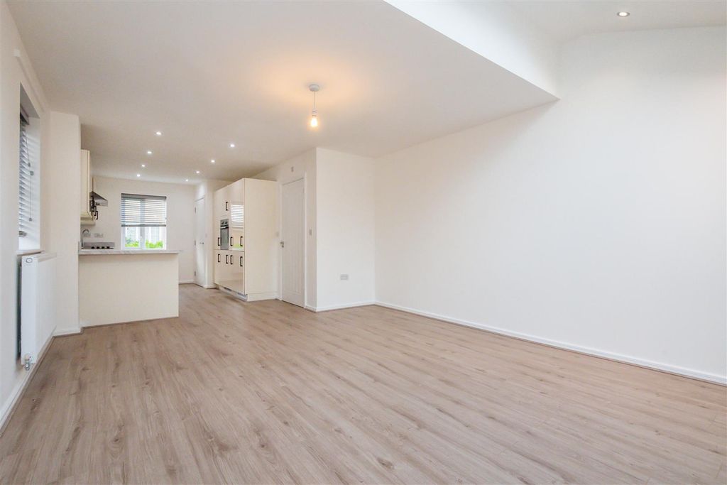 Additional image 18 of 3 bed semi-detached house to rentHerringbone Road, Worsley M28