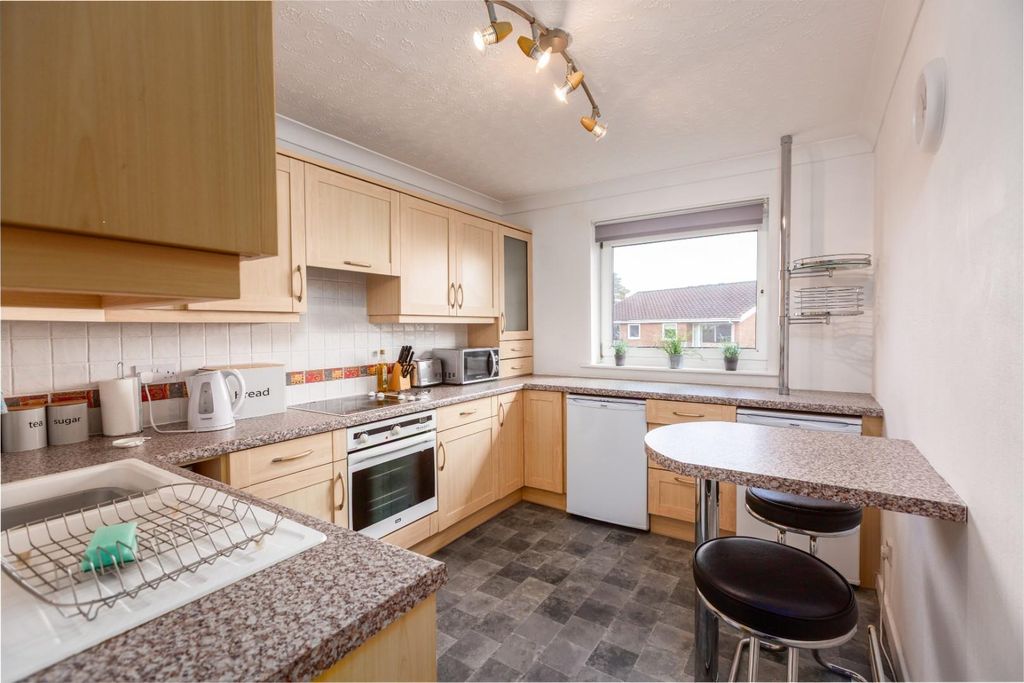 Additional image 2 of 2 bed flat for saleLansdowne, Groves Avenue, Langland, Swansea SA3