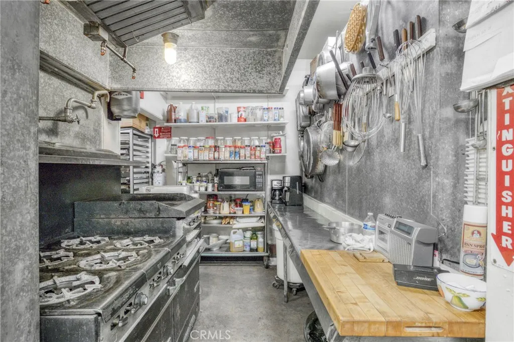 Additional image 8 of 7235 Owensmouth, Canoga Park, CA 91303