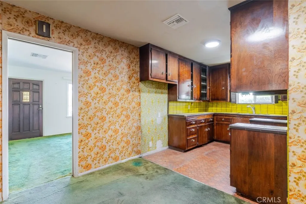 Additional image 9 of 722 E 6th Street, Ontario, CA 91764