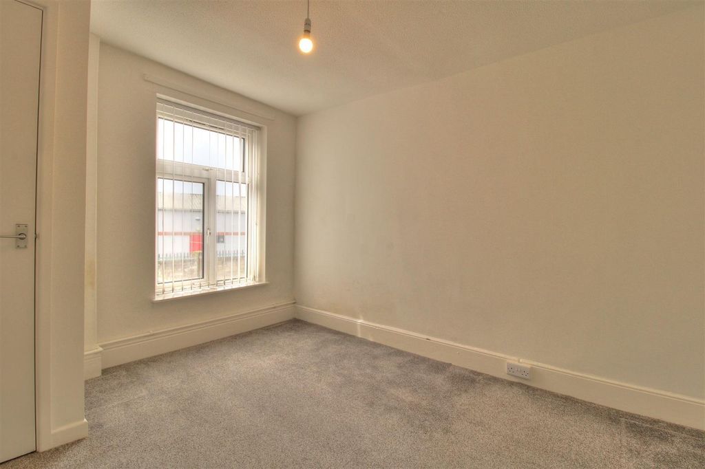 Additional image 8 of 4 bed end terrace house to rentBarry Road, Barry CF63