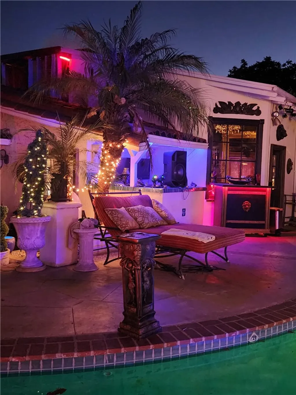 17419 Cohasset St, Lake Balboa, CA 91406