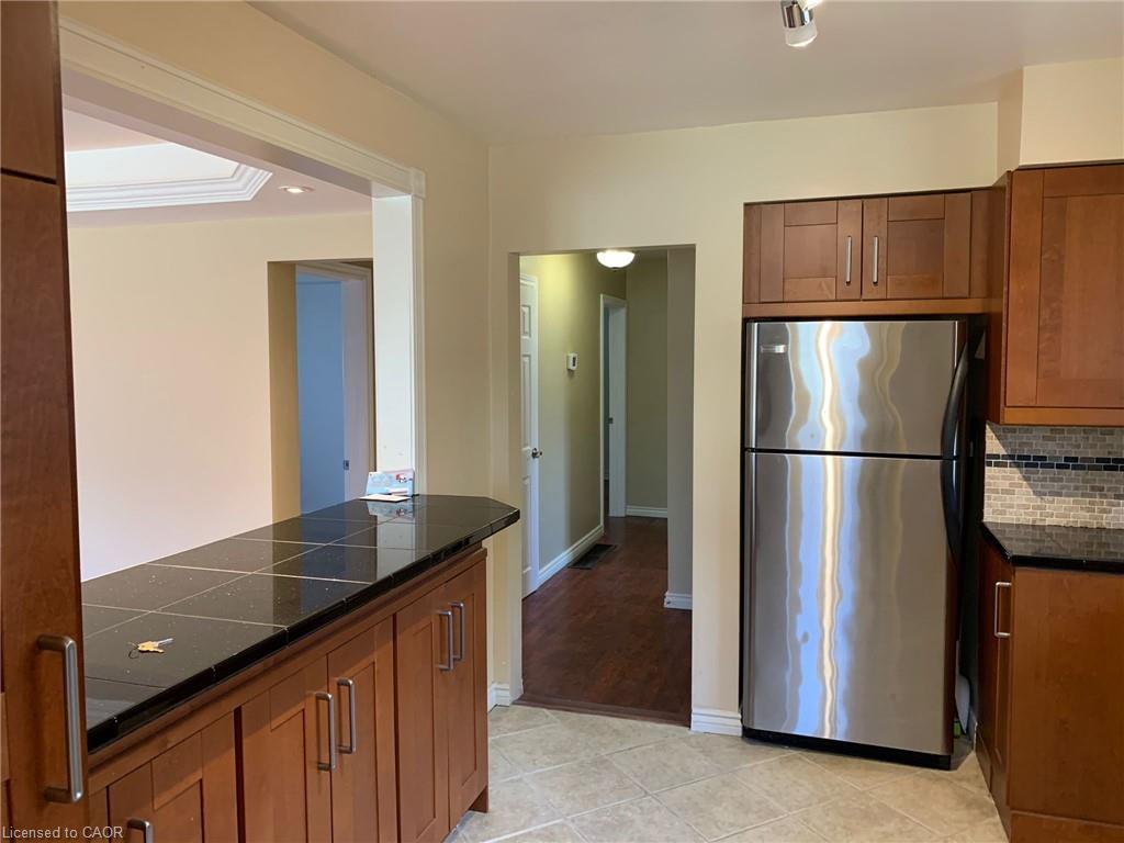 Additional image 5 of Upper-216 West 16th Street, Hamilton, ON, L9C 4C6