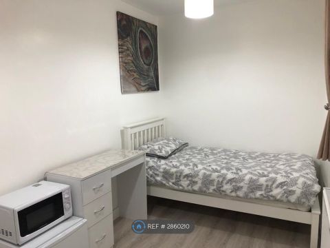 Roman Road, London E6, Room to rent