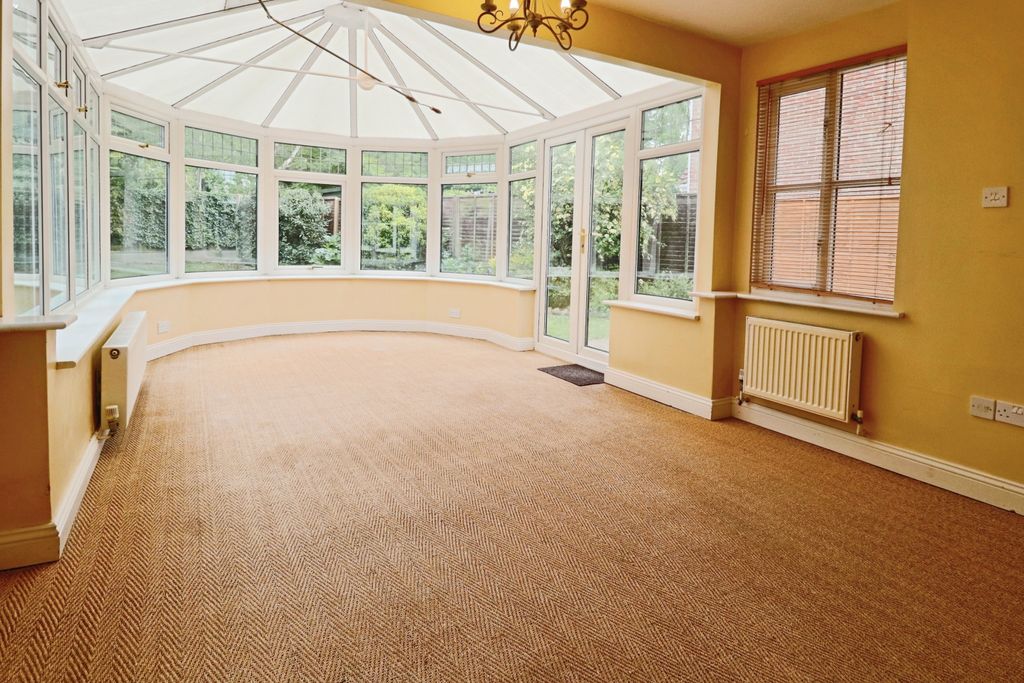 Additional image 3 of 4 bed detached house to rentColtsfoot Crescent, Bury St. Edmunds IP32