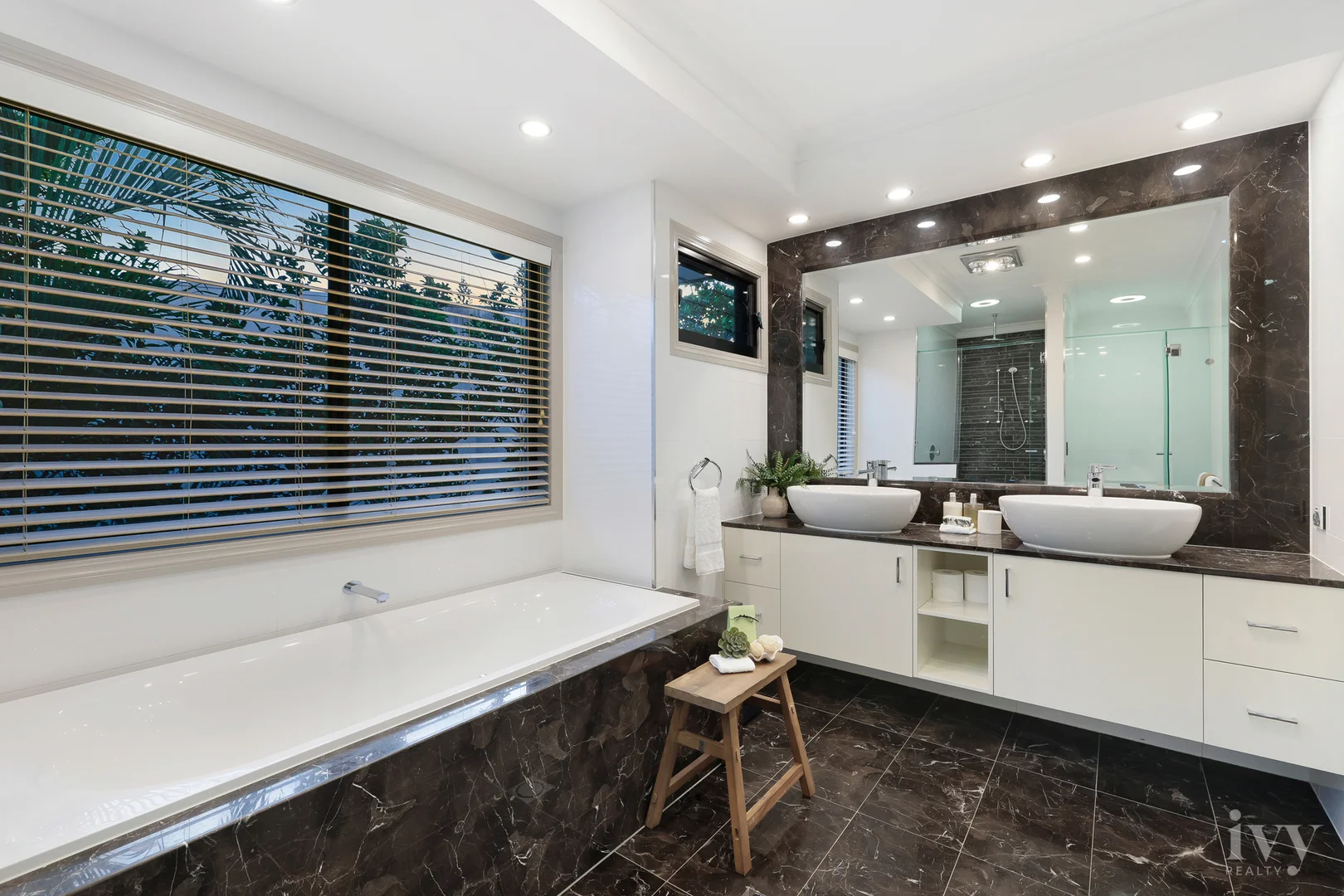 Additional image 16 of 2204 Taromeo Court, Hope Island QLD 4212