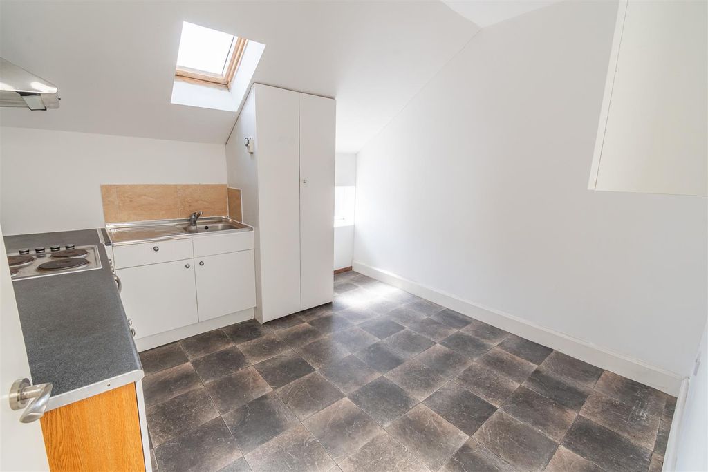 Additional image 11 of 2 bed flat to rentDock View Road, Barry CF63