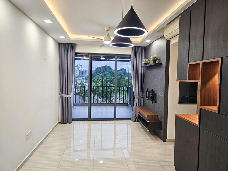 160 Canberra Drive photo 2