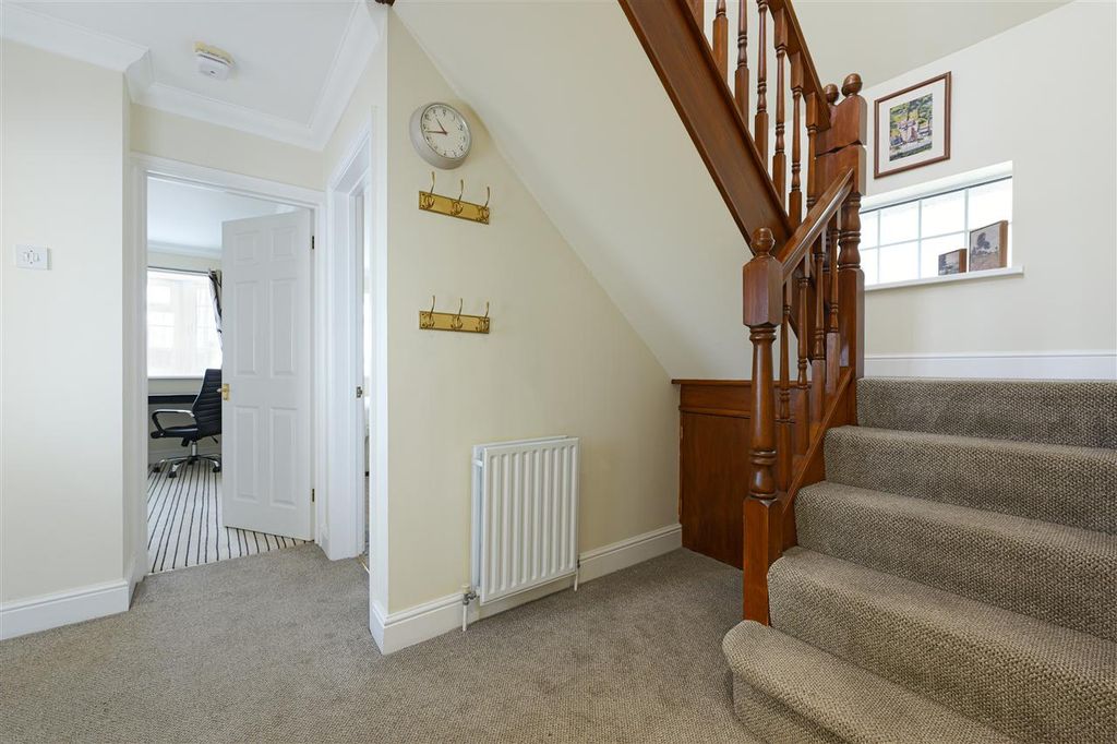 Additional image 11 of 5 bed detached house for saleLower Rainham Road, Rainham ME8