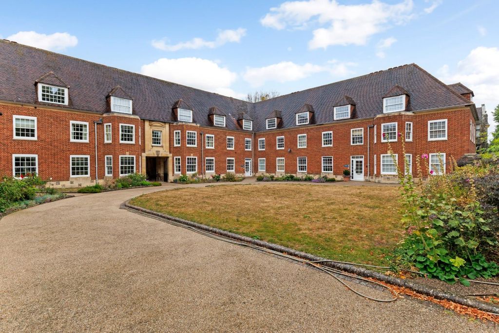 Additional image 14 of 1 bed flat for saleThe Close, Salisbury SP1