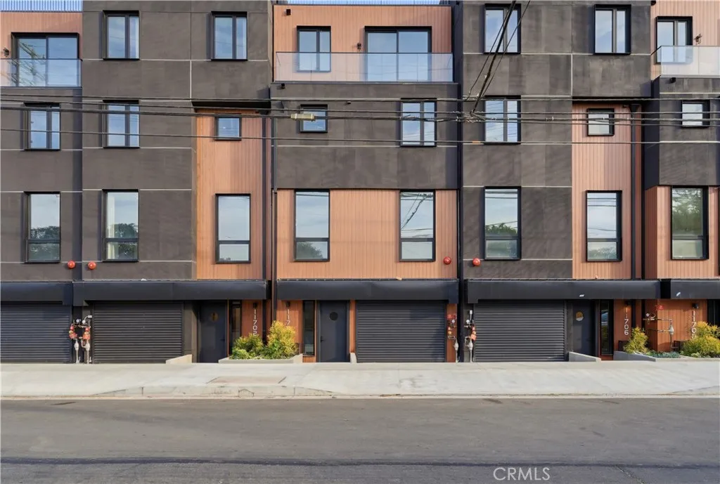 11702 Charnock Road, Los Angeles, CA 90066