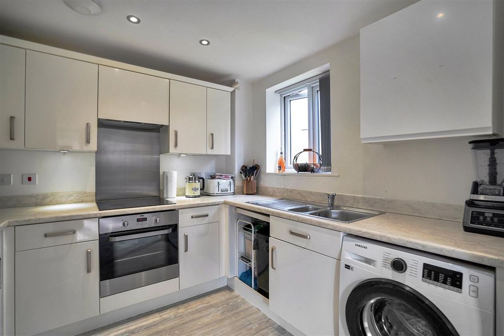 Additional image 4 of 2 bed flat for saleWhitstable Mews, Leeds LS12
