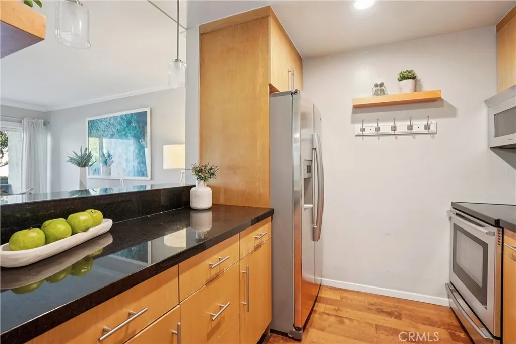 Additional image 12 of 641 S Prospect Avenue Unit 103, Redondo Beach, CA 90277