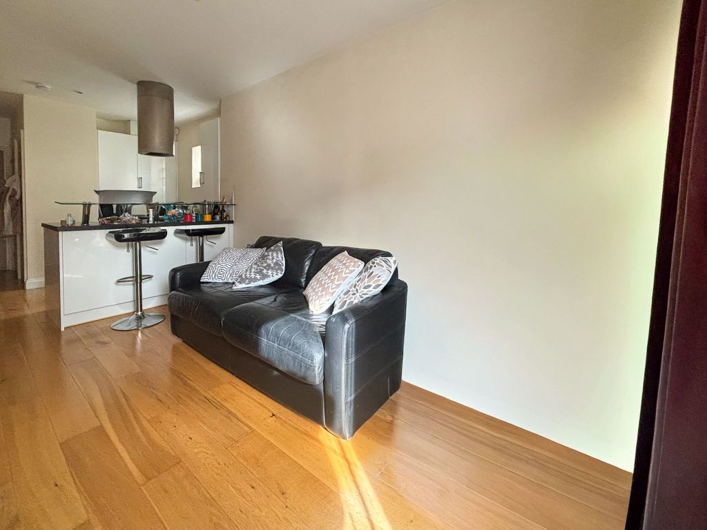 1 bed flat to rentFlat Lime Tree House, St Barnabas Road CB1 photo 3