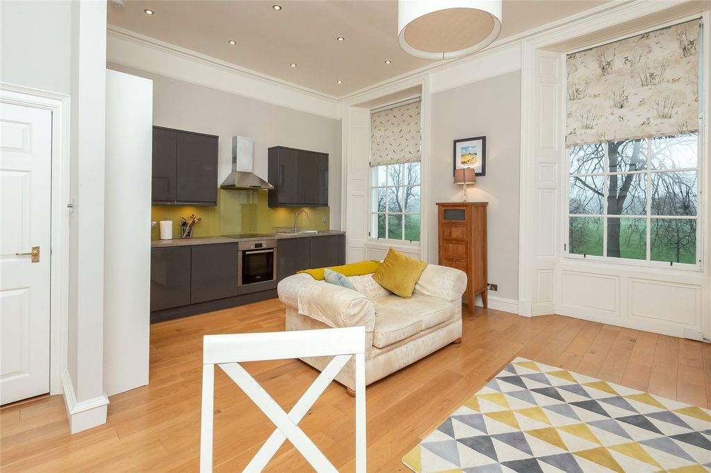 1 bed flat to rentRose Terrace, Perth PH1 photo 3