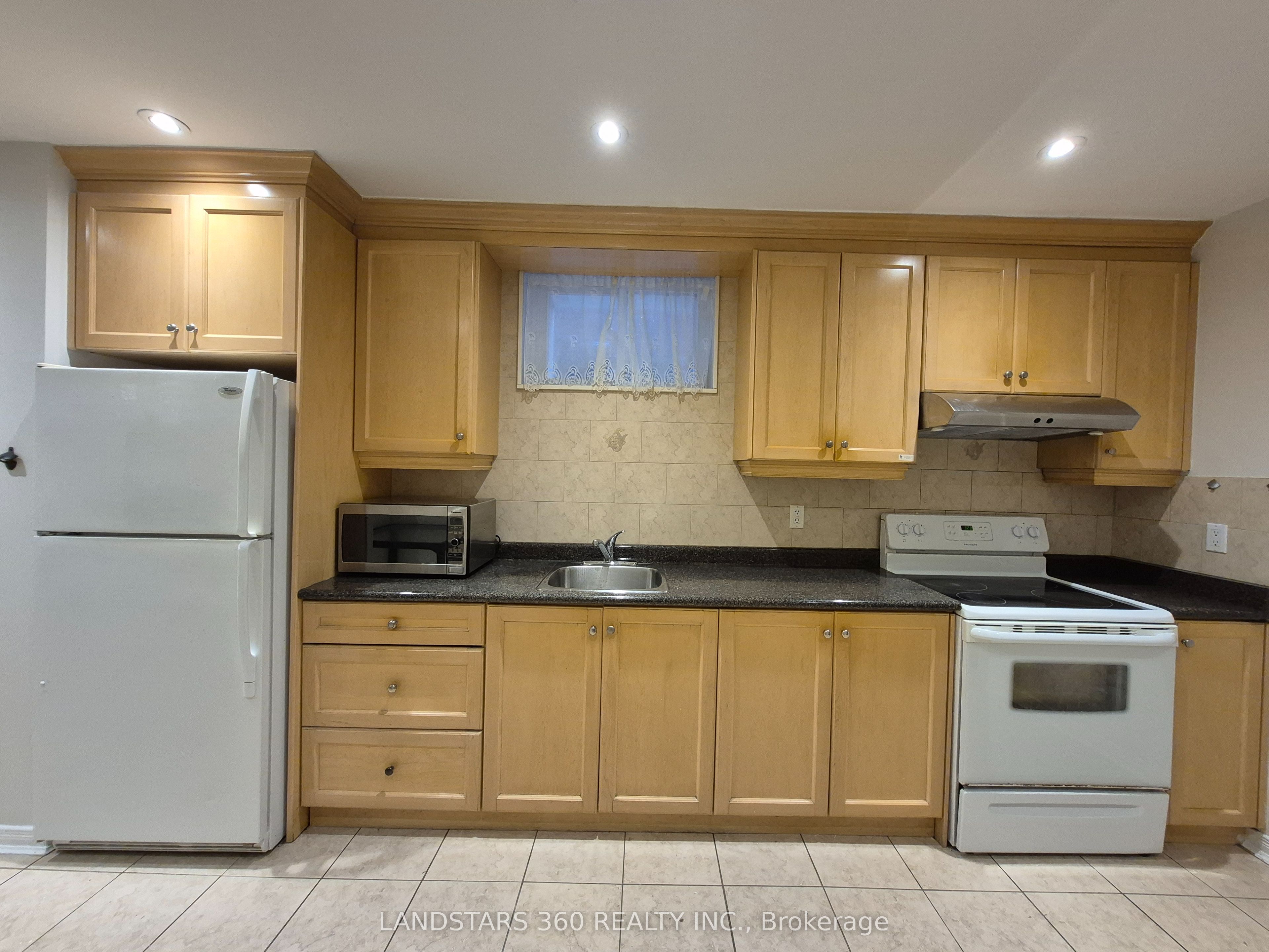 Lower-49 Boon Avenue, Toronto, ON, M6E 3Z2