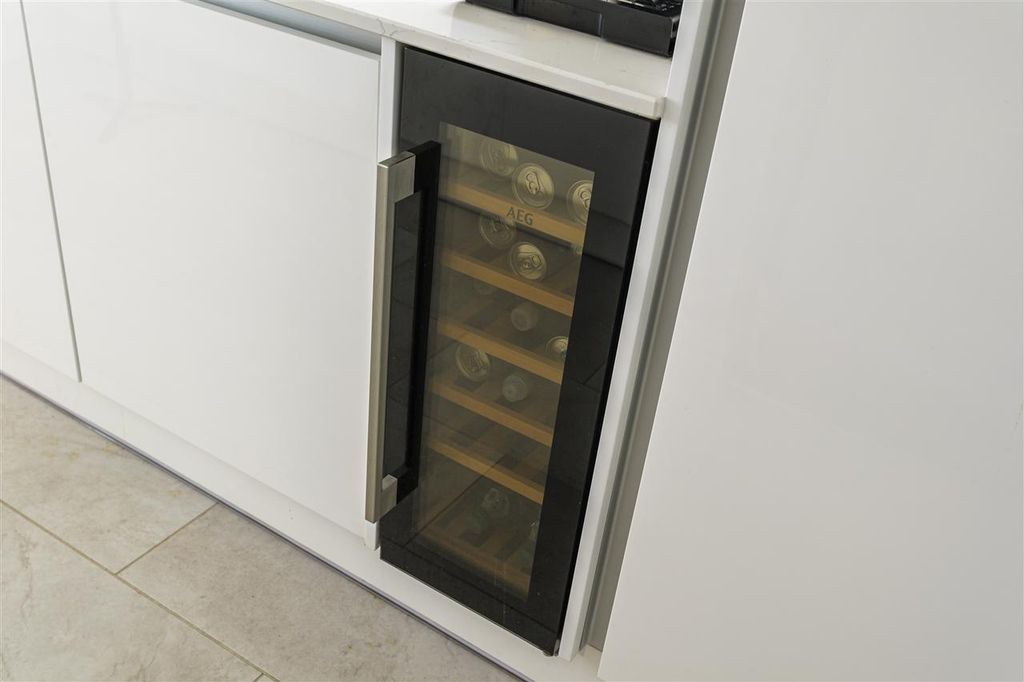 Additional image 9 of 5 bed detached house for saleLower Rainham Road, Rainham ME8