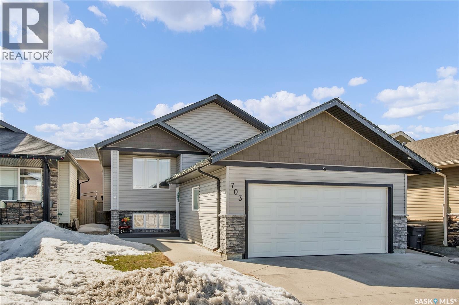 703 Gowan ROAD