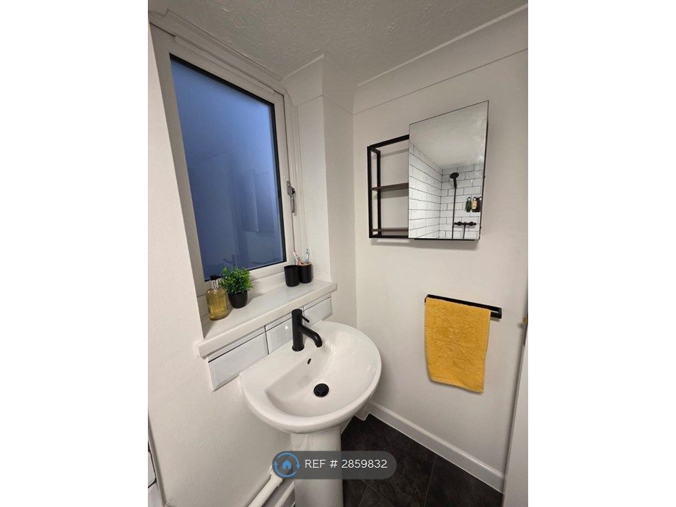 Additional image 10 of 3 bed semi-detached house to rentFerndale Rise, Cambridge CB5