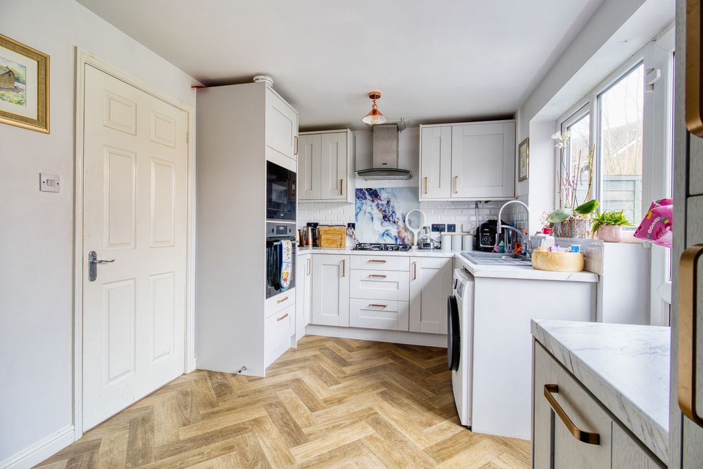 Additional image 4 of 2 bed terraced house for saleHawfinch Close, Covingham SN3
