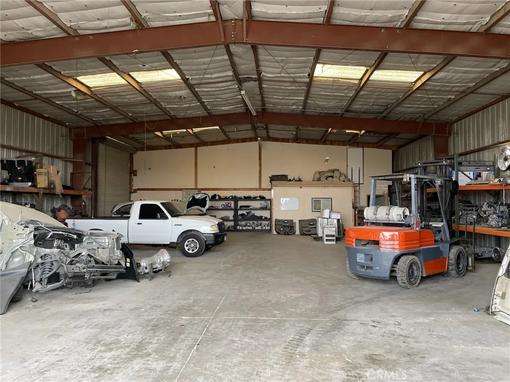 Additional image 4 of 46135 Division St, Lancaster, CA 93535