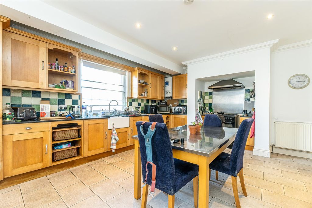 Additional image 5 of 2 bed flat for saleNorth Road, The Park NG7