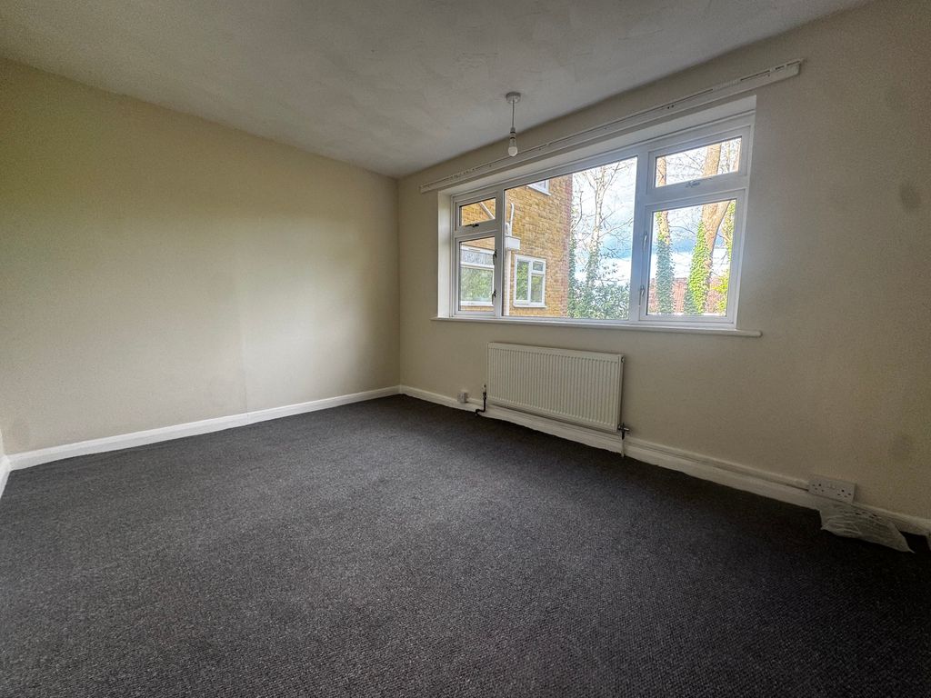 2 bed flat to rentRunnymede, West End SO30 photo 4