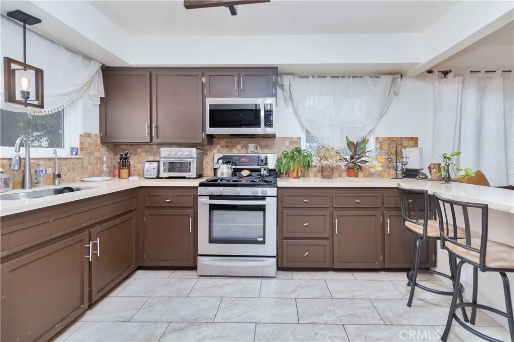 Additional image 72 of 14648 Covello St, Van Nuys, CA 91405